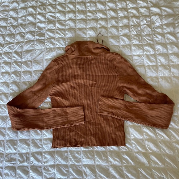 Debut Tan Ribbed Front Zip Long Sleeve Crop - Picture 4 of 6